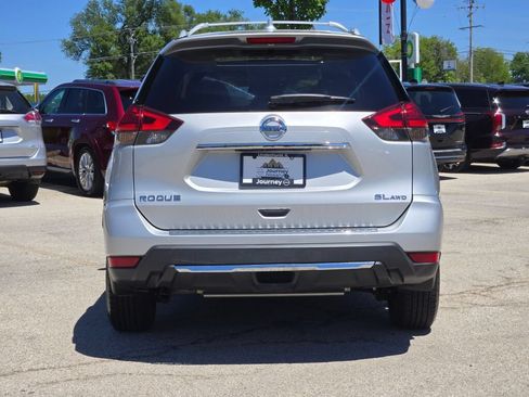 Used 2017 Nissan Rogue SL w/ SL Premium Package AWD/4WD image 12