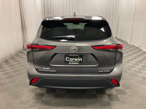 Used 2022 Toyota Highlander XLE image 5