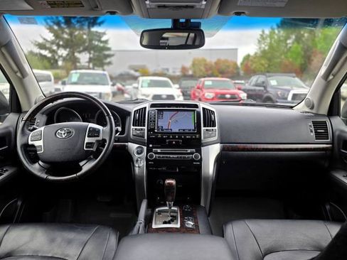 Used 2013 Toyota Land Cruiser AWD/4WD image 10