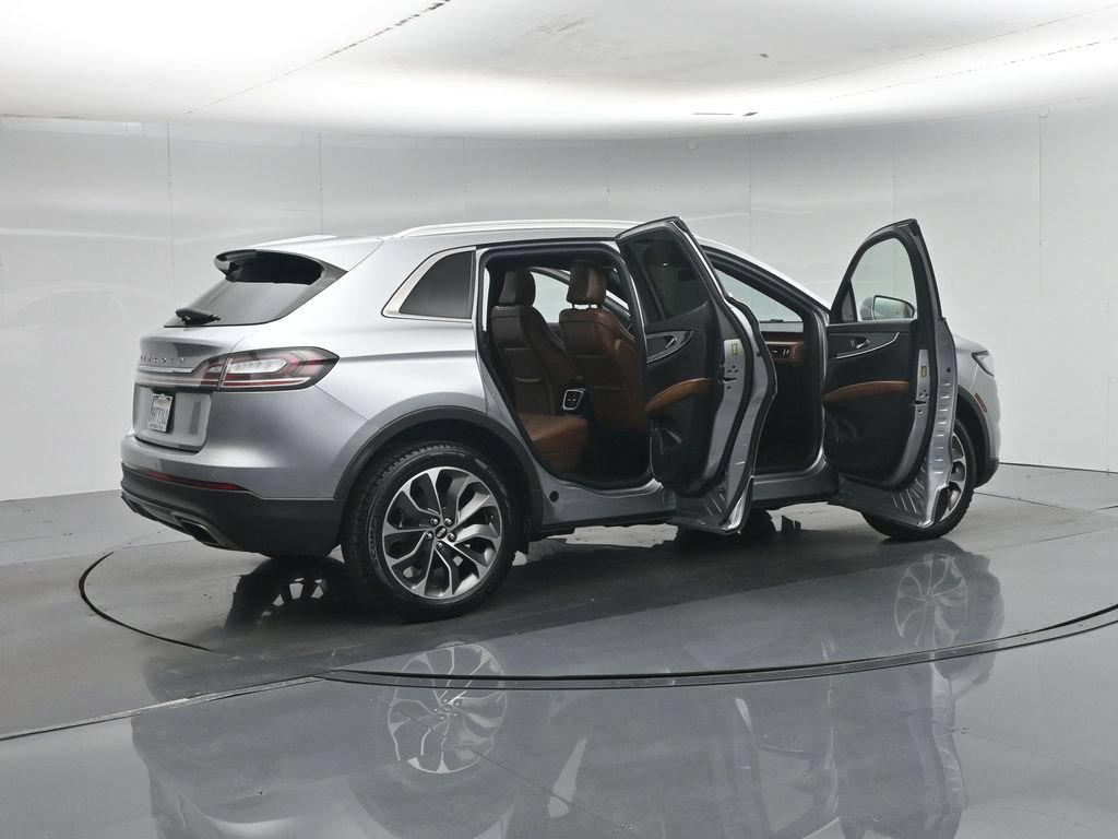 Used 2023 Lincoln Nautilus Reserve FWD image 5