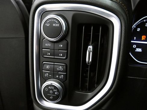 Used 2020 GMC Sierra 2500 AT4 w/ AT4 Premium Package image 27