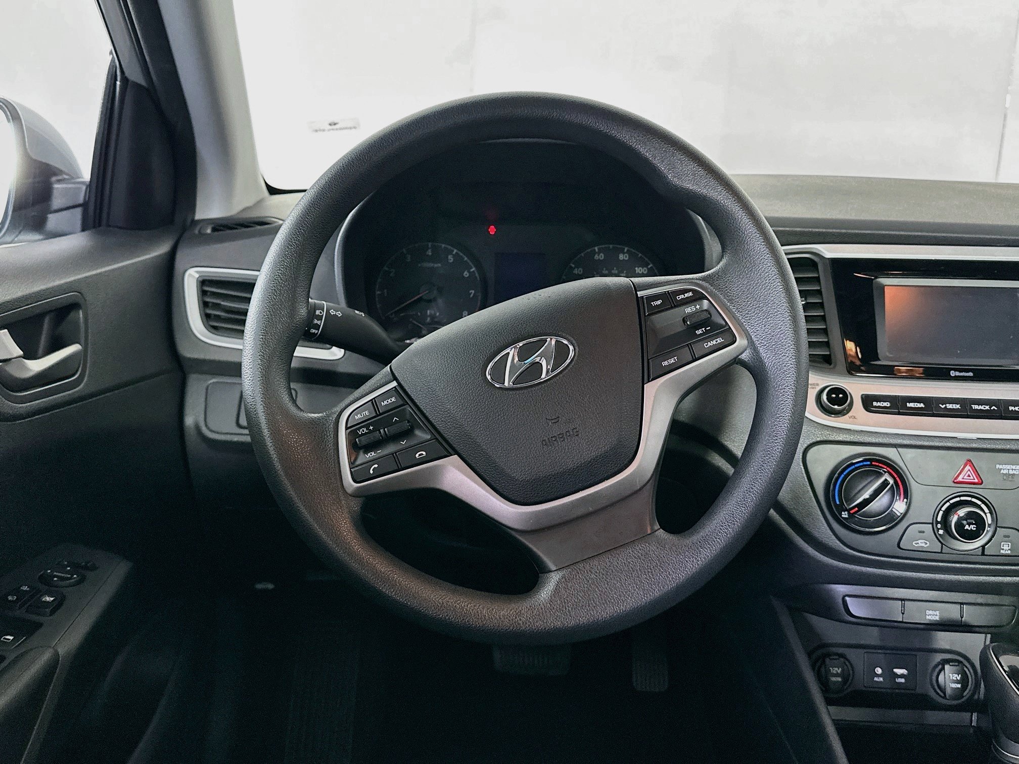Used 2022 Hyundai Accent SE FWD image 17