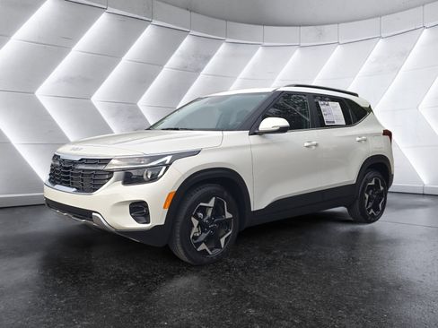 Used 2025 Kia Seltos EX image 1