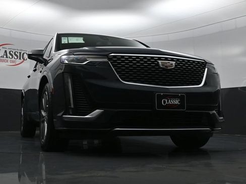 Used 2025 Cadillac XT6 Premium Luxury image 28