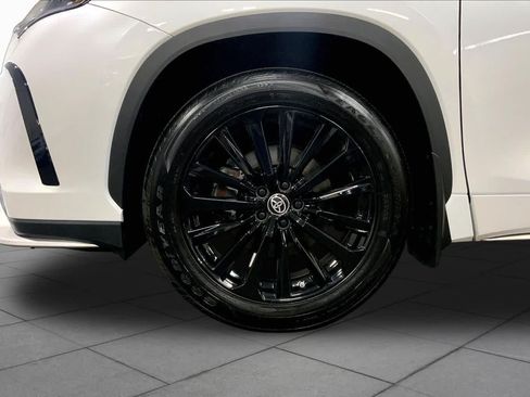 Used 2023 Toyota Highlander XSE AWD/4WD image 11