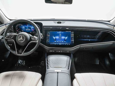 Used 2025 Mercedes-Benz E 350 Sedan image 11