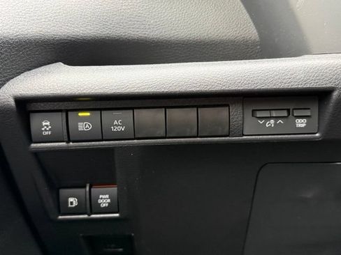Used 2025 Toyota Sienna Limited AWD/4WD image 23