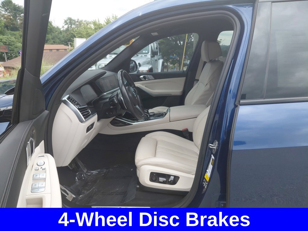 Used 2022 BMW X7 xDrive40i w/ M Sport Package AWD/4WD image 25