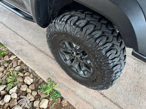 Used 2017 Toyota Tacoma TRD Off-Road w/ Tow Package (A/T) image 28