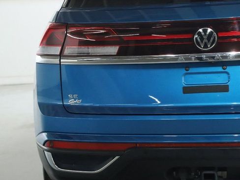Used 2024 Volkswagen Atlas Cross Sport SE w/ Black Wheel Package FWD image 42