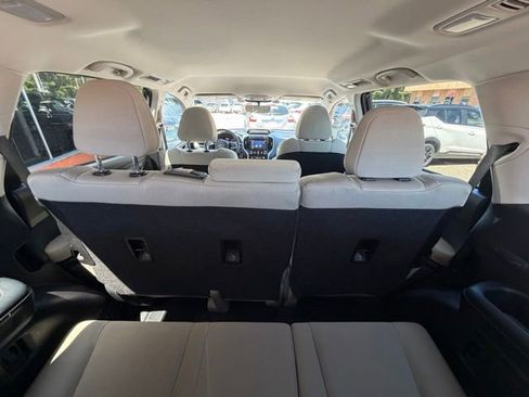 Used 2020 Subaru Ascent Premium w/ Convenience Package AWD/4WD image 19