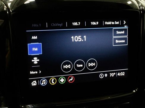 Used 2023 Chevrolet Traverse LT AWD/4WD image 3