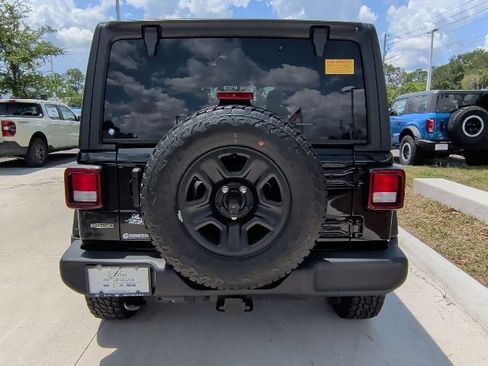 Used 2021 Jeep Wrangler Unlimited Sport AWD/4WD image 10