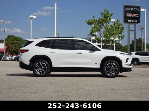 Used 2025 Buick Enclave Sport Touring w/ Super Cruise Package FWD image 8