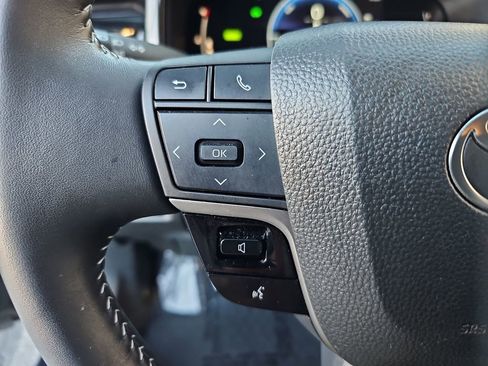 Certified 2025 Toyota Camry SE w/ Convenience Package FWD image 11