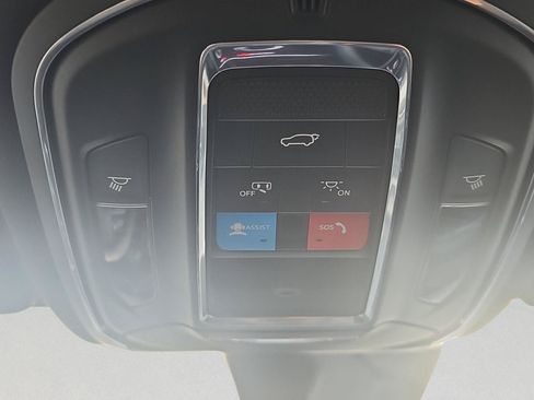 Used 2025 Jeep Grand Cherokee Altitude RWD image 24