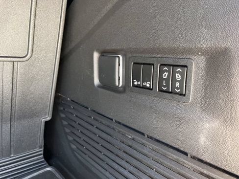 Used 2022 GMC Yukon Denali w/ Denali Premium Package RWD image 50