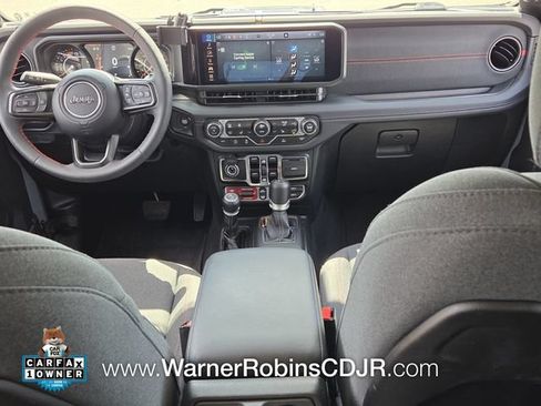 Used 2024 Jeep Wrangler Unlimited Rubicon w/ Convenience Group AWD/4WD image 9