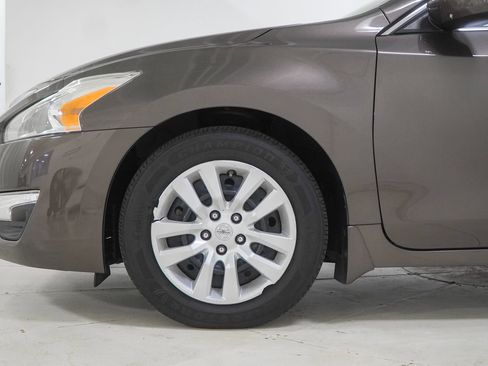 Used 2015 Nissan Altima 2.5 S w/ Power Driver Seat Package FWD image 17