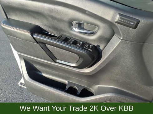 Used 2021 Nissan Titan PRO-4X w/ Pro-4x Convenience Package image 10