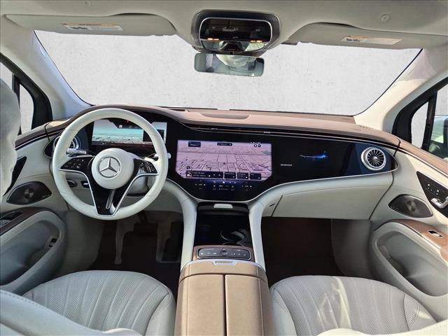 Certified 2023 Mercedes-Benz EQS 580 4MATIC SUV image 16