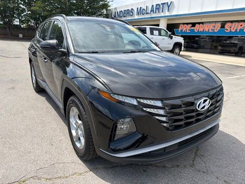 Used 2022 Hyundai Tucson SEL FWD image 2