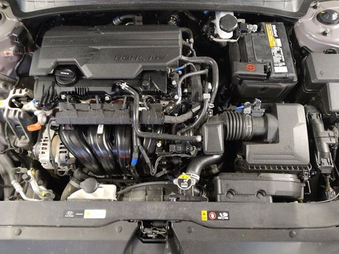 Used 2024 Hyundai Elantra SEL FWD image 30