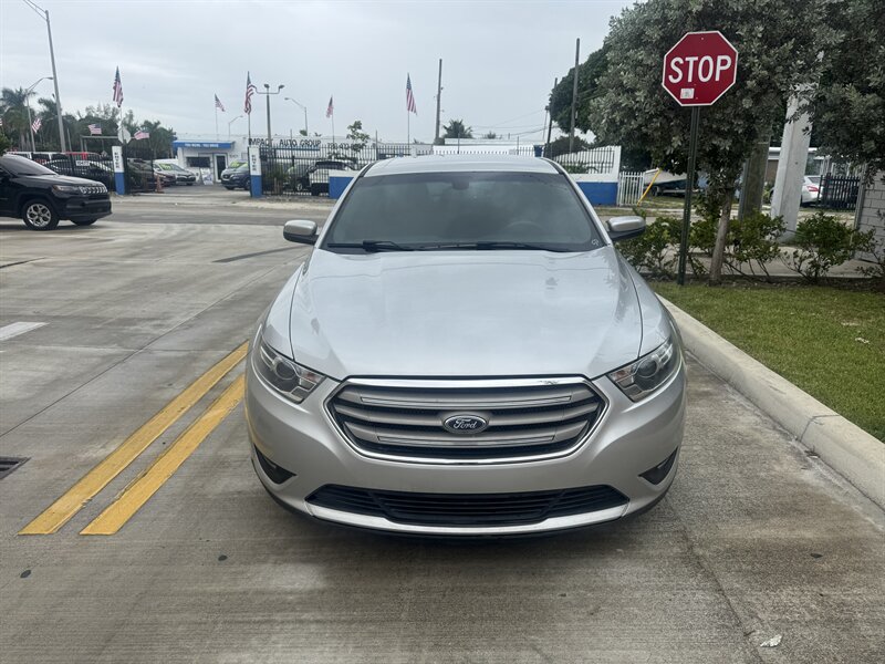 Used 2017 Ford Taurus SEL FWD image 2