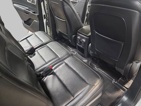 Used 2020 Ford Explorer XLT w/ Equipment Group 202A image 13
