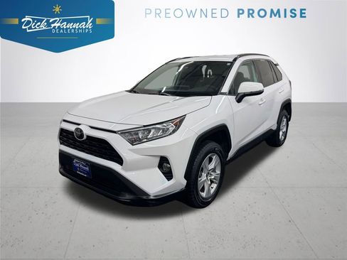 Used 2020 Toyota RAV4 XLE image 1