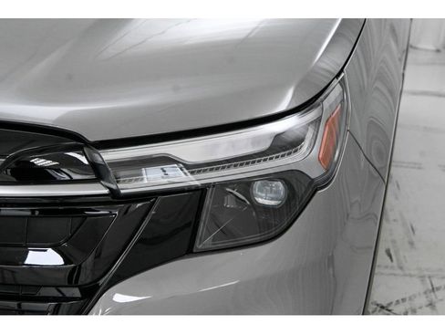 Used 2025 Subaru Forester Touring AWD/4WD image 9