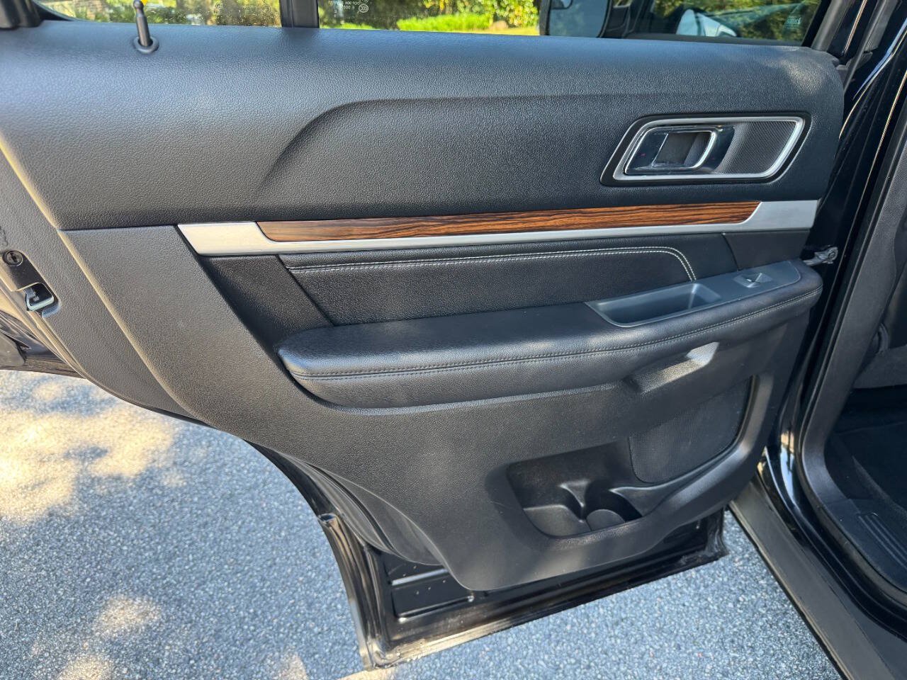 Used 2016 Ford Explorer Limited AWD/4WD image 38