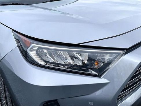 Used 2020 Toyota RAV4 Limited AWD/4WD image 30