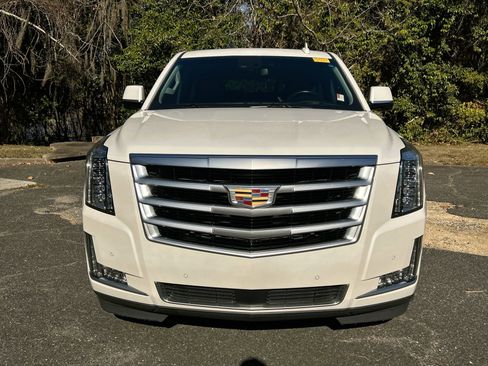 Used 2017 Cadillac Escalade Premium Luxury image 10