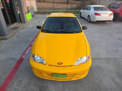 Used 2002 Chevrolet Cavalier Base 2dr Coupe w/ Preferred Equipment Group 1 image 4