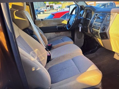 Used 2011 Ford F250 XLT w/ XLT Interior Pkg image 11