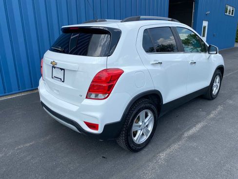 Used 2020 Chevrolet Trax LT w/ LT Convenience Package FWD image 4