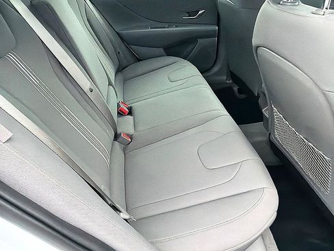 Certified 2025 Hyundai Elantra SEL FWD image 24
