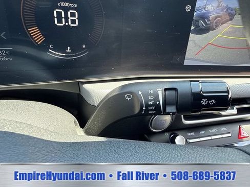 Used 2025 Hyundai Sonata SE FWD image 30