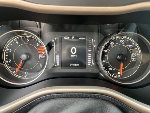 Used 2017 Jeep Cherokee Latitude FWD image 7