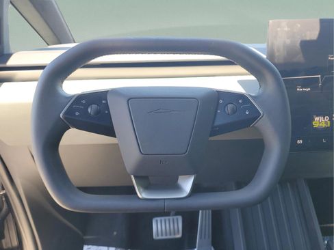 Used 2024 Tesla Cybertruck AWD Crew Cab image 18