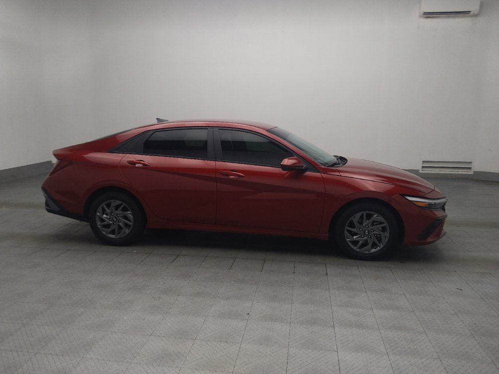 Used 2024 Hyundai Elantra SEL FWD image 11