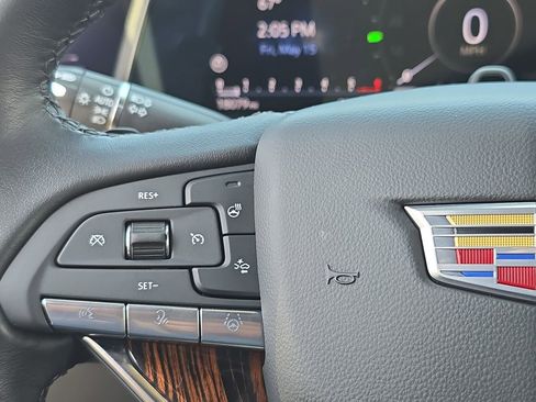 Used 2024 Cadillac Escalade Premium Luxury RWD image 22