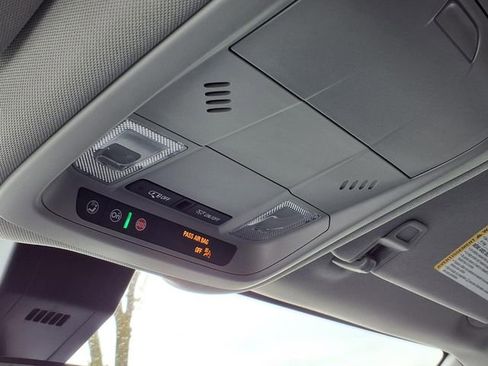 Used 2023 Chevrolet Equinox LT FWD image 14