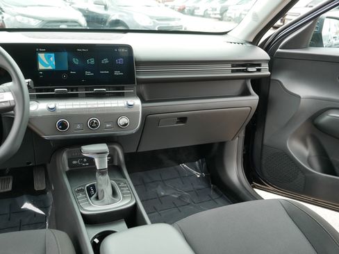 Certified 2025 Hyundai Kona SE AWD/4WD image 22