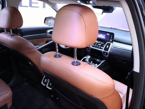 Used 2021 Kia Sorento SX Prestige image 11