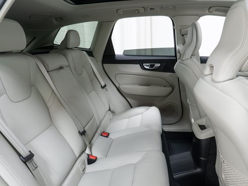 New 2026 Volvo XC60 T8 Ultra w/ Climate Package AWD/4WD image 24