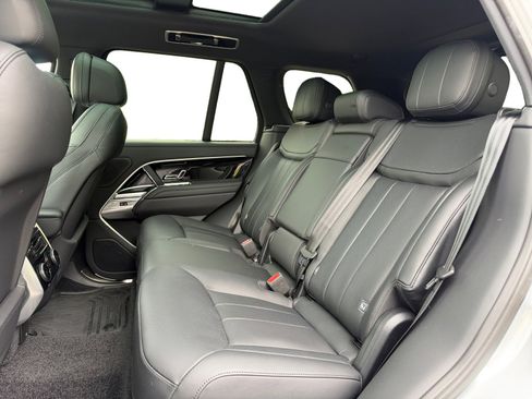 New 2025 Land Rover Range Rover SE AWD/4WD image 16