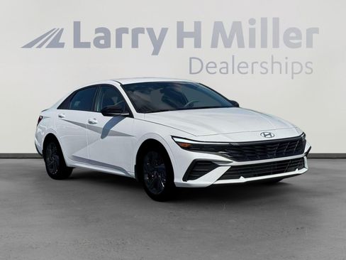 New 2026 Hyundai Elantra SEL Sport FWD image 11