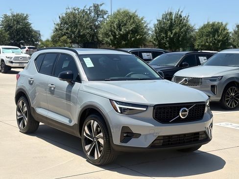 New 2026 Volvo XC40 B4 Plus w/ Protection Package Premier image 3
